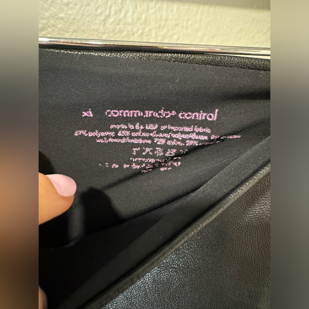Commando Faux Leather Legging in Black Size XL - Picture 6 of 6